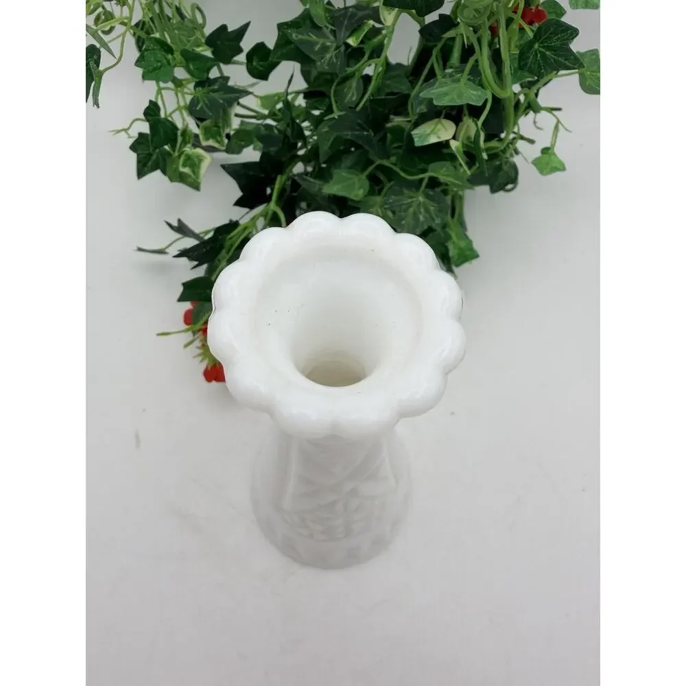Anchor Hocking Milk Glass Flower Bud Vase White “Stars And Bars” 6” Vintage